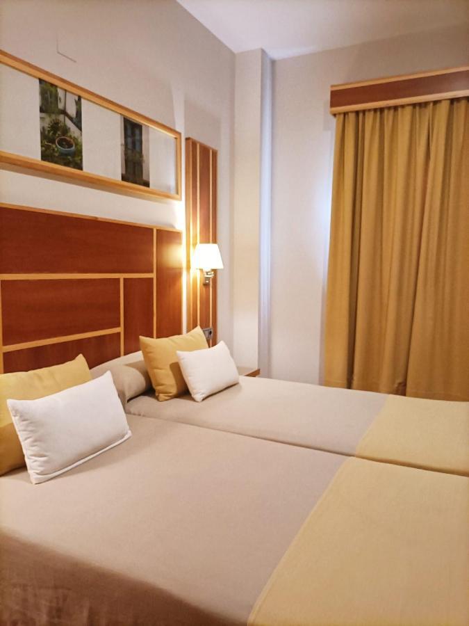 Hotel Carmen La Carlota Eksteriør billede