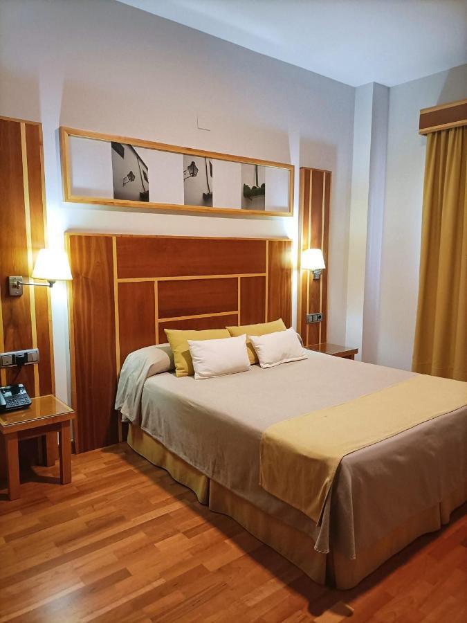 Hotel Carmen La Carlota Eksteriør billede