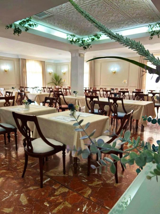 Hotel Carmen La Carlota Eksteriør billede