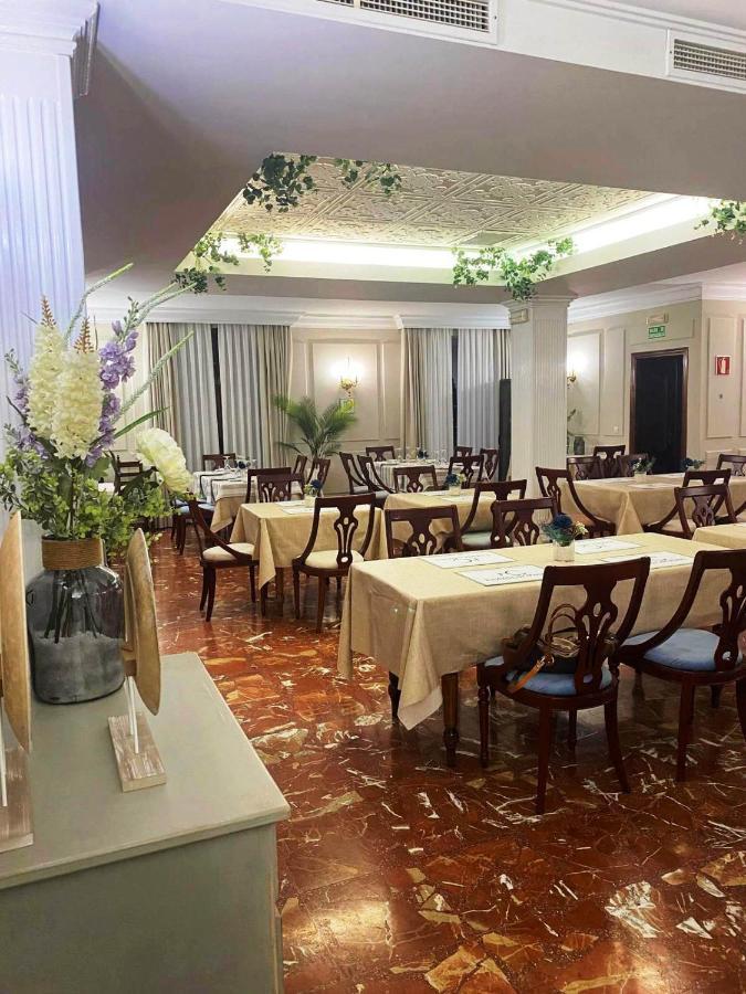 Hotel Carmen La Carlota Eksteriør billede