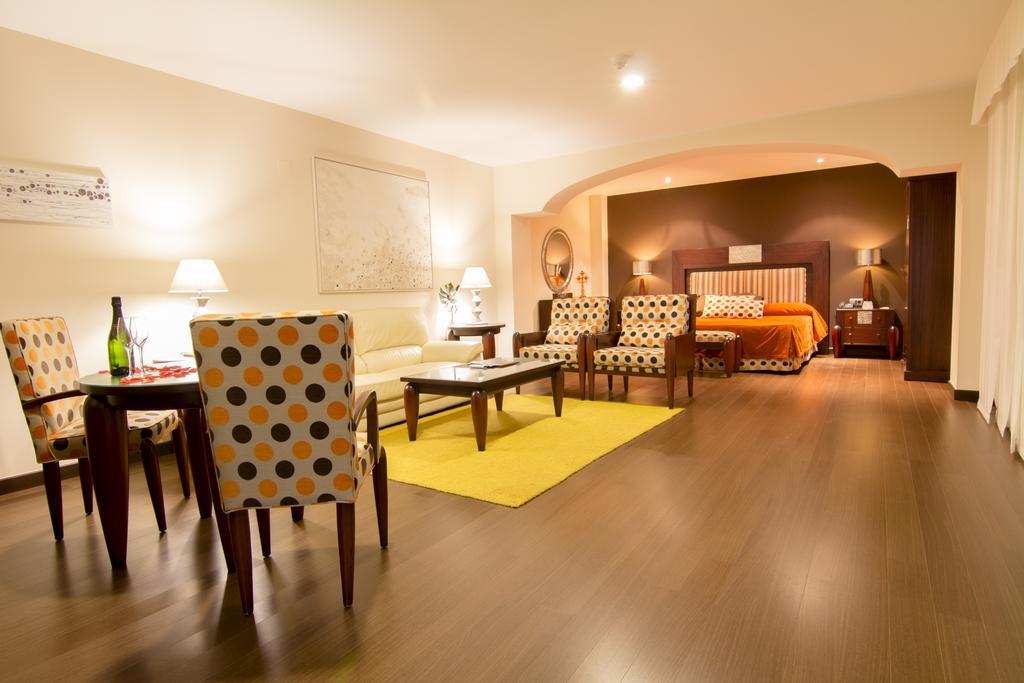 Hotel Carmen La Carlota Eksteriør billede